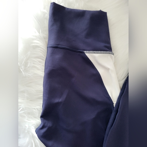 Fabletics PowerHold Navy/White Leggings, Size Small (24) - Picture 3 of 6